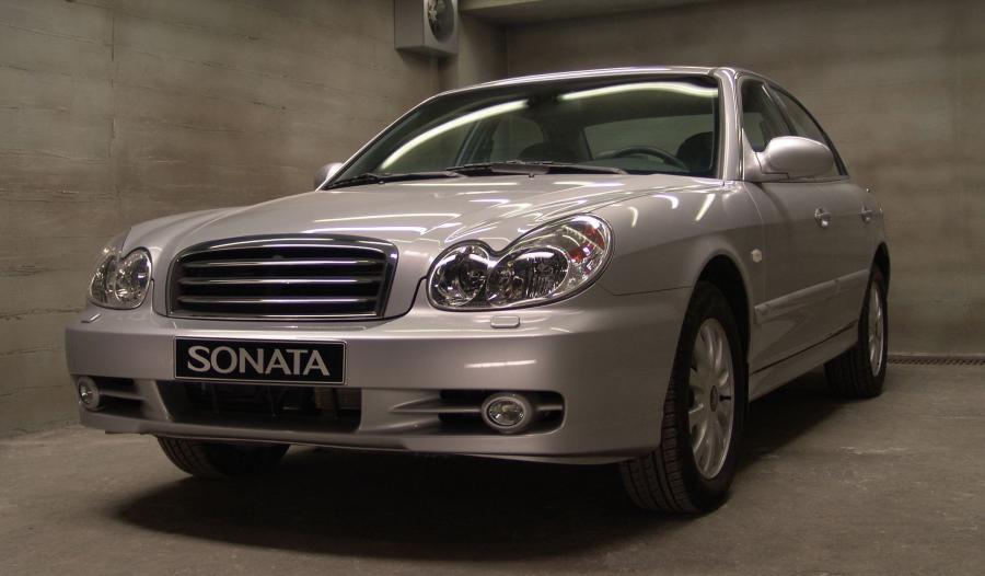  Hyundai Sonata 2004 года  (фото 21 из 58)